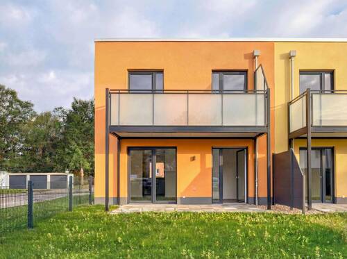 Hausansicht - 4 Zimmer Etagenwohnung zur Miete in Espelkamp