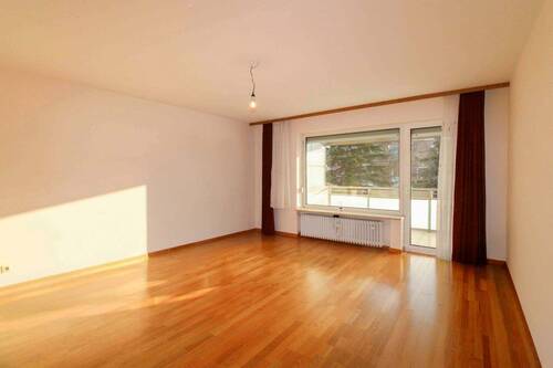 Wohnzimmer - Attraktive 2-Zimmer-Wohnung in Dachau - sofort bezugsbereit