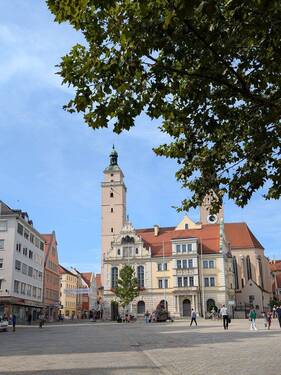 unweit vom Rathausplatz - 