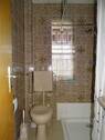 Gäste-WC mit Dusche - 