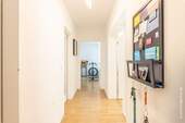 Flur, Blick zum Schlafzimmer - 