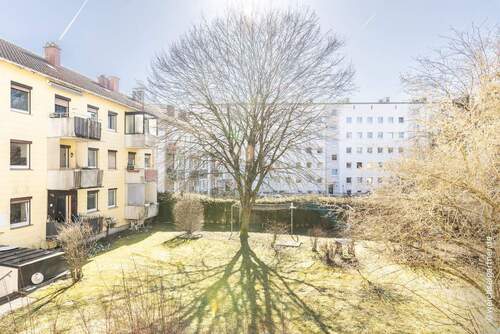 Mit Blick auf die Grünfläche - 