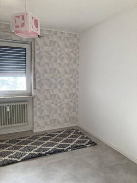 Arbeits- oder Kinderzimmer - 