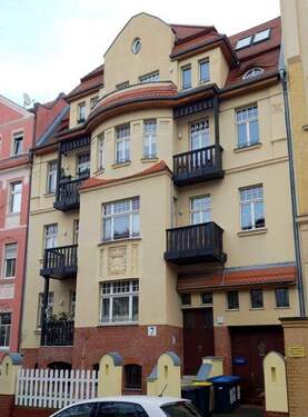 Hausansicht - 2 Zimmer Etagenwohnung zum Kaufen in Halle (Saale)