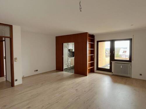 Wohn- und Esszimmer - Freundliche 2-Zimmer-Wohnung mit Balkon in der Nordstadt