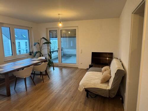 Wohn-/Essbereich mit Loggiazugang - Etagenwohnung mit 90,50 m&sup2; in Mannheim zur Miete