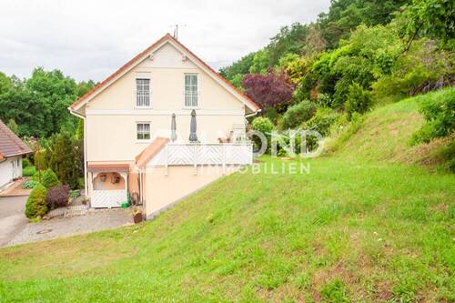 Hausansicht - 6 Zimmer Einfamilienhaus in Bad Köstritz