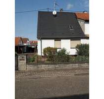 Sofort einziehen! Gepflegte, unterkellerte DHH in NeureutKirchfeld in ruhiger Lage, mit großem pflegeleichten Garten in Wald- u. Seenähe - Karlsruhe