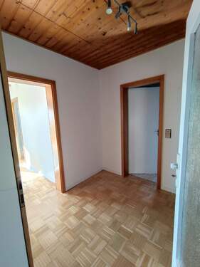 Flur - Etagenwohnung mit 63,00 m&sup2; in Karlsruhe zur Miete