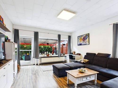 Wohnzimmer - 4 Zimmer Etagenwohnung in Freiberg am Neckar