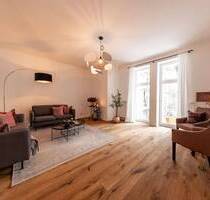 Hochwertig sanierter Altbau-Erstbezug mit Balkon und Designbad in Berlin-Pankow