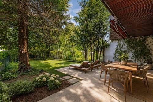 virtuelle Renovierung (KI) - Reihenmittelhaus mit 178,20 m&sup2; in München zum Kaufen