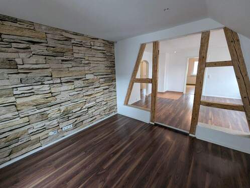 Wohnzimmer - 3 Zimmer Etagenwohnung zum Kaufen in Göppingen