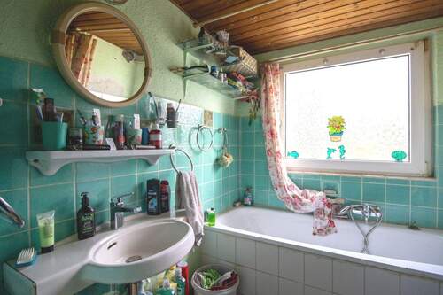 Badezimmer - Reihenmittelhaus mit 117,90 m&sup2; in Neuss zum Kaufen