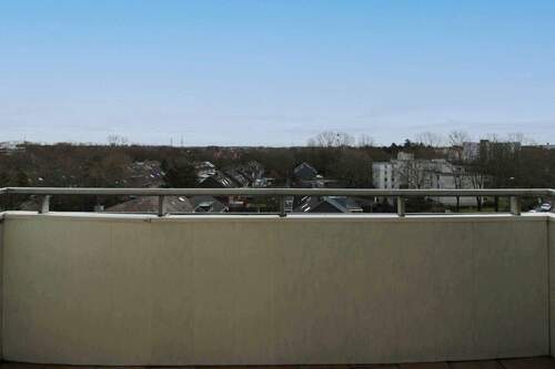 Balkon Ansicht - Etagenwohnung mit 74,00 m&sup2; in Neuss zum Kaufen