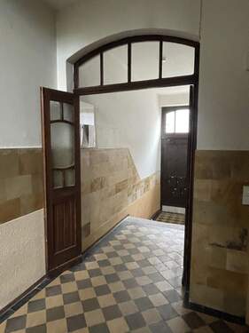 Hauseingang - 1 Zimmer Mehrfamilienhaus, Wohnhaus in Offenburg