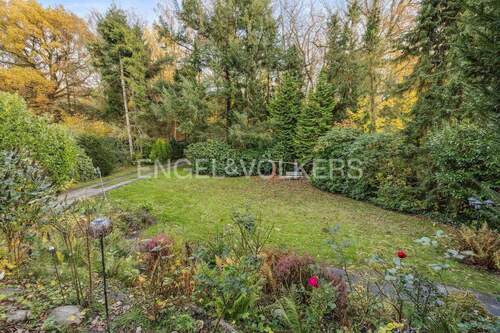 Gartenbereich am Wanderweg - Einfamilienhaus mit 178,00 m&sup2; in Ahrensburg zum Kaufen