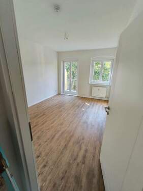 Wohnzimmer - Erstbezug nach Sanierung - 2-Zimmer-Wohnung im Prenzlauer Berg