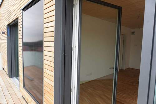 Balkon & Dachterasse in einer Wohnung - Moderne 2-Zimmerwohnung mit Balkon und Terrasse in Pentling