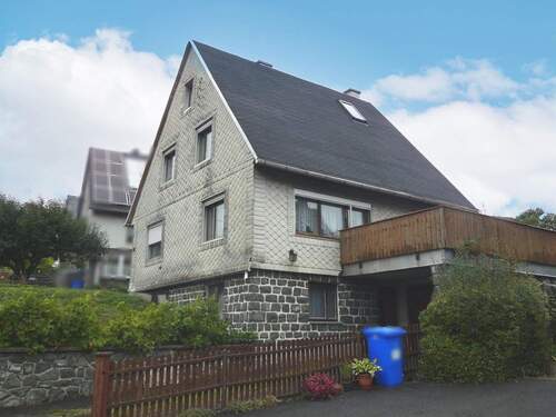 Ansicht Südwest - 7 Zimmer Einfamilienhaus zum Kaufen in Bad Lobenstein
