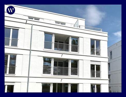 Ansicht mit Dachterrasse oben - Penthouse-Feeling mit Weitblick: 2 Zimmer + Dachterrasse, Einbauküche, Walk-In-Dusche, Aufzug