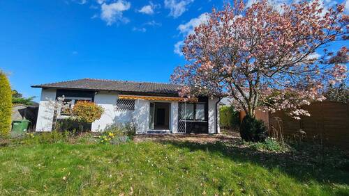 Blick von West.jpg - Wachenheim ! Gepflegter Bungalow in Top Lage !