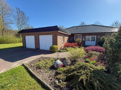 Vordere Hausansicht - 4 Zimmer Bungalow zum Kaufen in Heist