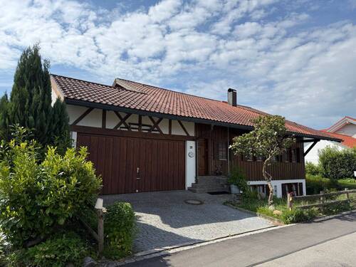 Hausansicht - 6 Zimmer Einfamilienhaus zum Kaufen in Argenbühl