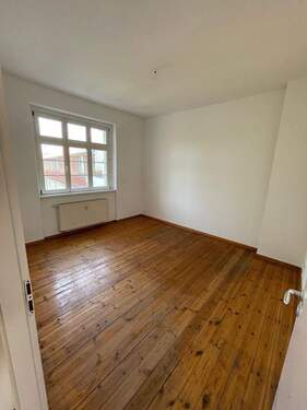 Weiteres großes Zimmer mit Dielen.jpeg - 