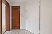 Wohnungseingang + Abstellkammer - 