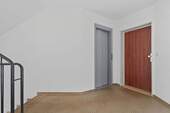 Wohnungseingang & Aufzug - 