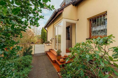 Eingang - 5 Zimmer Einfamilienhaus in Bergisch Gladbach