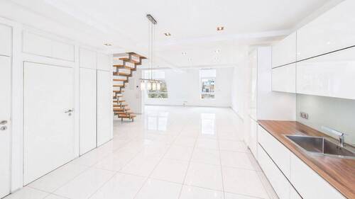 Küche - Penthouse-Galeriewohnung mit Dachterrasse, Balkon und Skylineblick