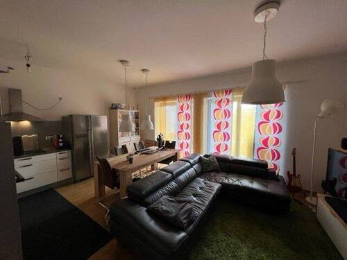 Wohnzimmer (Vergleichswohnung) - Carrée Verde Fürth: Moderne 3 Zimmer Wohnung mit großem Balkon in Fürth-Unterfarrnbach