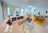 Wohnzimmer - Sofort Bezugsfrei - Stilvolle Erdgeschosswohnung mit zwei Terrassen und Privatgarten