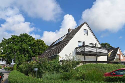 Hausansicht.jpg - * Reserviert* Nur 200 Meter vom Meer entfernt, umfangreich modernisiertes Haus in Kellenhusen mit vielen Möglichkeiten
