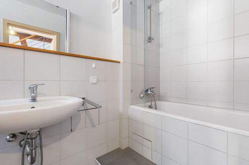 Mittlere Wohnung - Bad - 