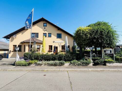 Aussenansicht - 9 Zimmer Mehrfamilienhaus, Wohnhaus zum Kaufen in Singen