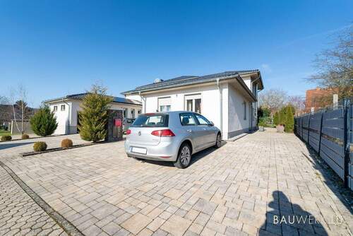 Hausfront_rechts.jpg - 9 Zimmer Mehrfamilienhaus, Wohnhaus in Konz