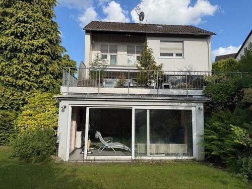 Hausansicht hinten - 5 Zimmer Mehrfamilienhaus, Wohnhaus zum Kaufen in Essen