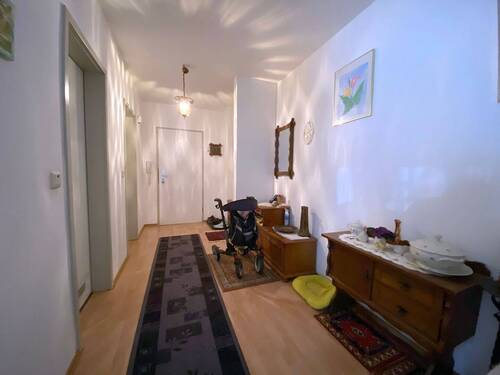 Eingangsbereich.JPG - 2 Zimmer Etagenwohnung zum Kaufen in Neuwied