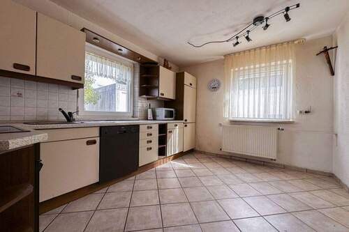 Küche - 6 Zimmer Einfamilienhaus in Eckental