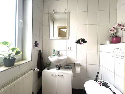 Gäste-WC - Mehrfamilienhaus, Wohnhaus mit 220,00 m&sup2; in Bünde zum Kaufen