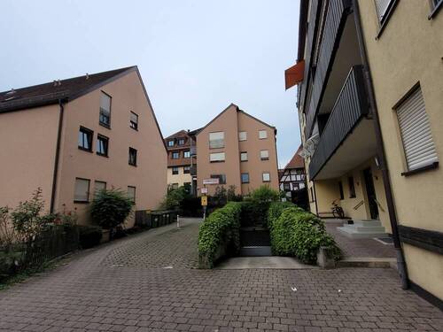 zur Tiefgarage - 