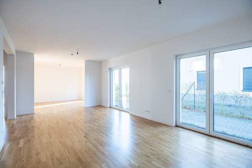 Wohnzimmer - 6 Zimmer Einfamilienhaus zum Kaufen in Blankenfelde-Mahlow