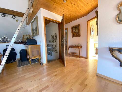 Wohnraum OG und Treppe zum EG - 