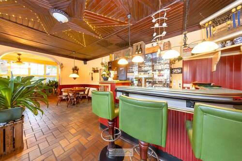 Gaststube - 7 Zimmer Mehrfamilienhaus, Wohnhaus zum Kaufen in Uelzen / Westerweyhe