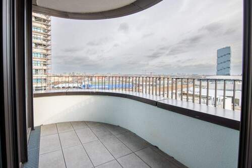 Balkon - Etagenwohnung mit 71,90 m&sup2; in Berlin zum Kaufen