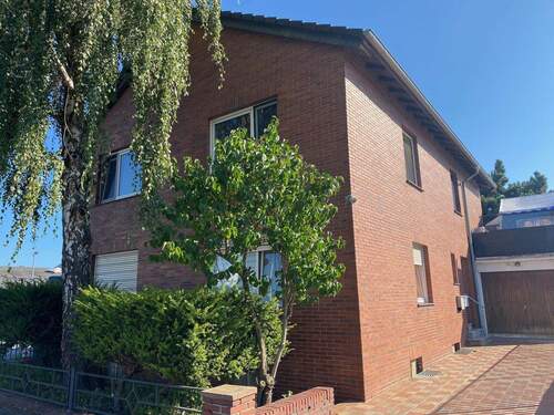 Straßenansicht - 9 Zimmer Mehrfamilienhaus, Wohnhaus zum Kaufen in Frechen