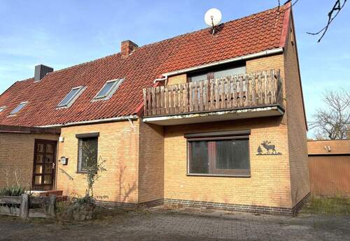 Haus mit Eingang - 6 Zimmer Doppelhaushälfte zum Kaufen in Schwarmstedt